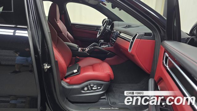 Porsche Cayenne 2020 — photo 16