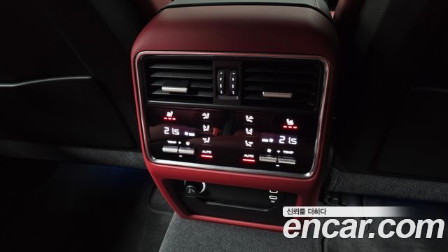 Porsche Cayenne 2020 — photo 30