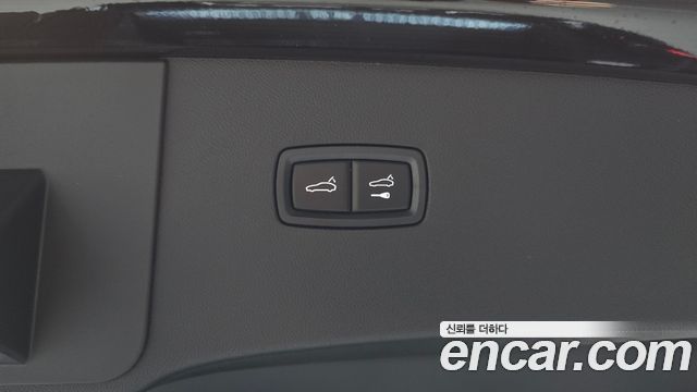 Porsche Cayenne 2020 — photo 32