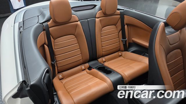 Mercedes-Benz C-Class 2019 — photo 12