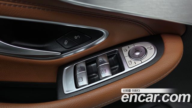Mercedes-Benz C-Class 2019 — photo 20