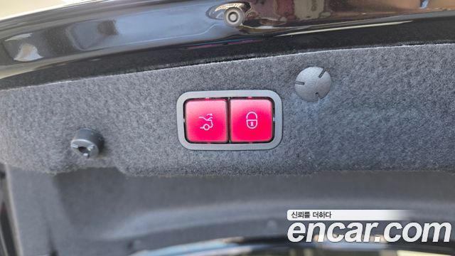 Mercedes-Benz C-Class 2020 — photo 29
