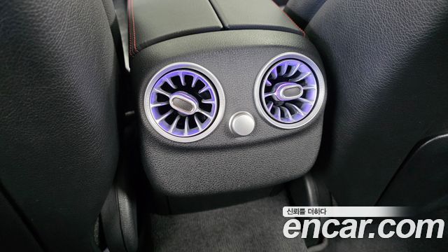 Mercedes-Benz C-Class 2020 — photo 32
