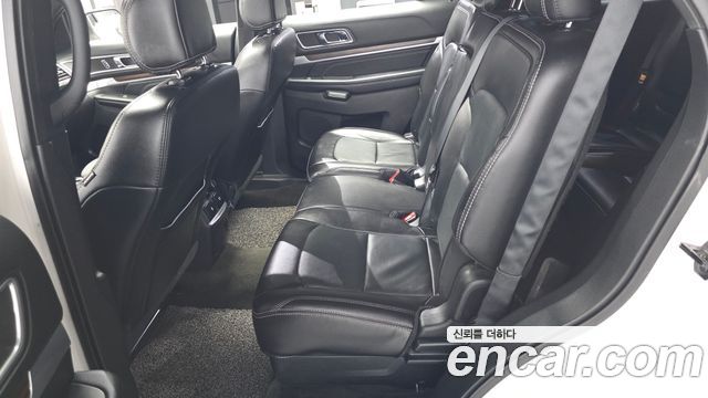 Ford Explorer 2017 — photo 12