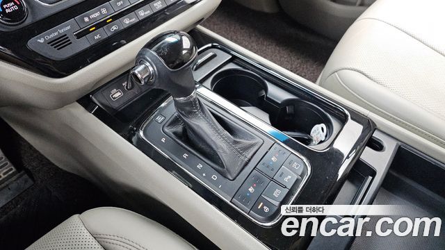 Kia Canival 2016 — photo 9