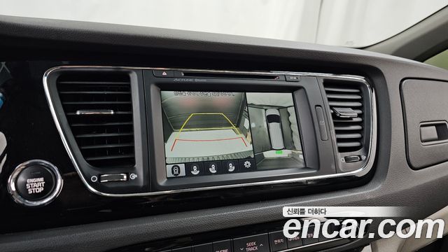 Kia Canival 2016 — photo 15