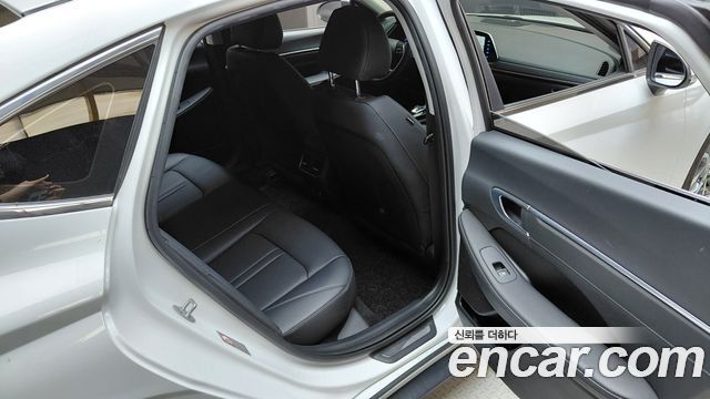 Hyundai Sonata 2023 — photo 18