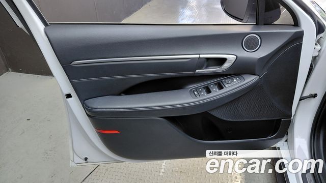 Hyundai Sonata 2023 — photo 14