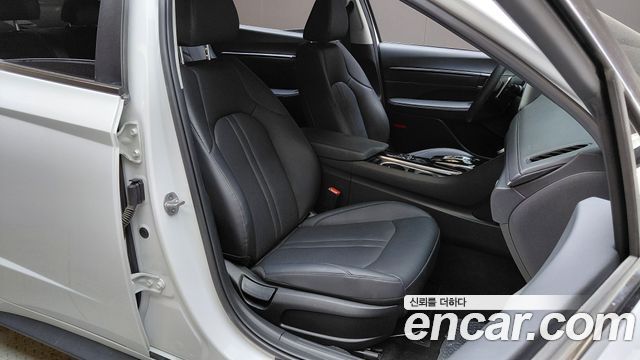Hyundai Sonata 2023 — photo 16