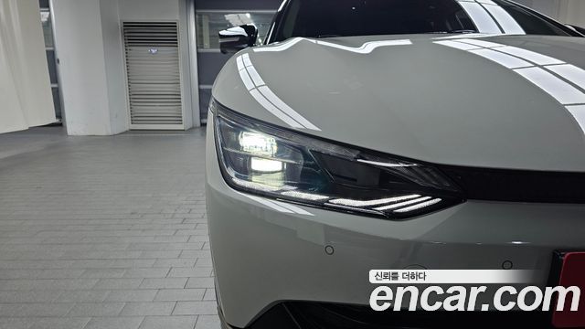 Kia EV6 2022 — photo 8