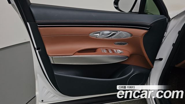 Genesis GV70 2024 — photo 14