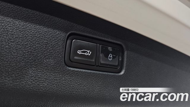 Genesis GV70 2024 — photo 34