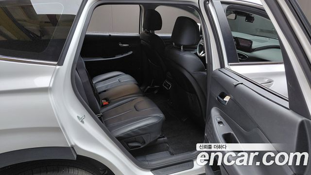 Hyundai Santafe 2022 — photo 18