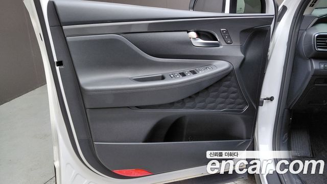 Hyundai Santafe 2022 — photo 14
