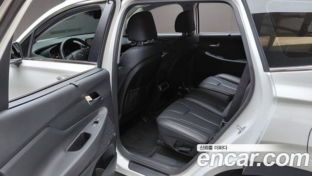 Hyundai Santafe 2022 — photo 16