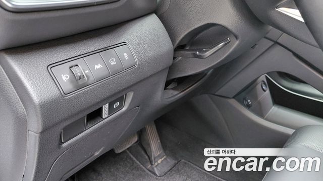Hyundai Santafe 2022 — photo 28