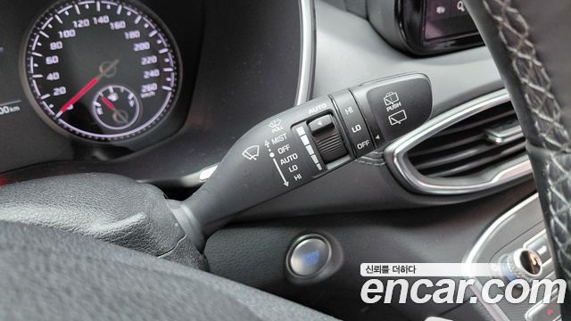 Hyundai Santafe 2022 — photo 31