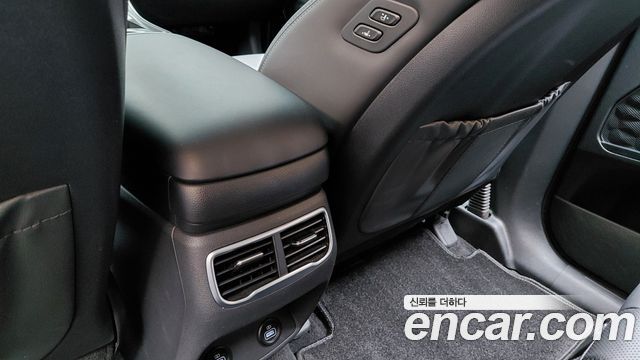 Hyundai Santafe 2022 — photo 35