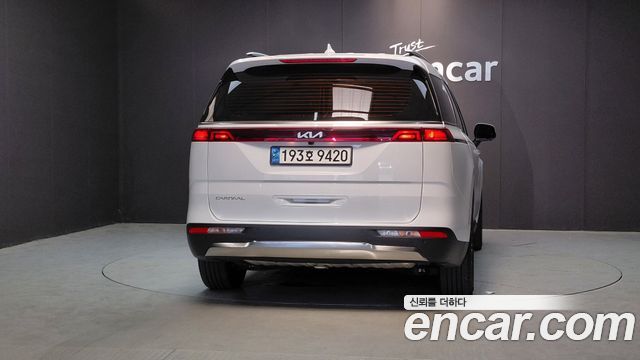 Kia Canival 2023 — photo 4
