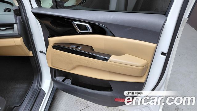Kia Canival 2023 — photo 15