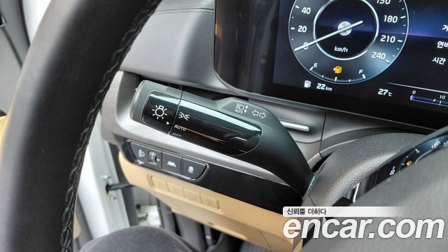 Kia Canival 2023 — photo 30