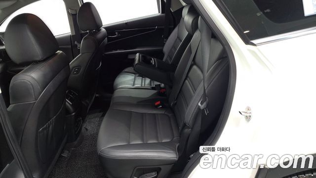 Kia Sorento 2019 — photo 18