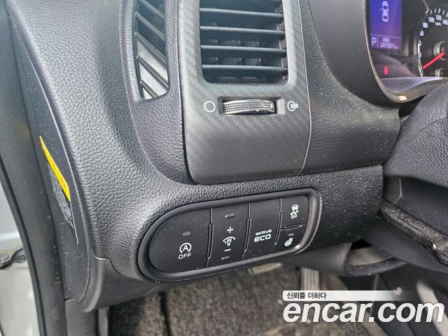 Kia K3 2015 — photo 17