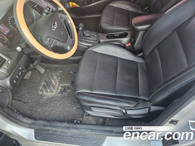 Kia K3 2015 — photo 18