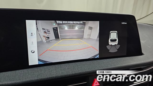 Kia EV6 2022 — photo 22