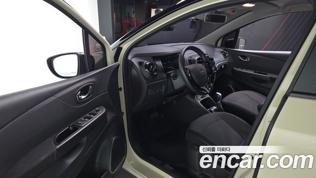 Renault Korea QM3 2016 — photo 10