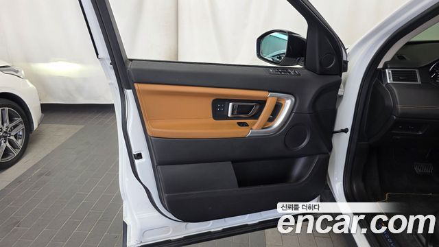 Land Rover Discovery Sport 2018 — photo 14