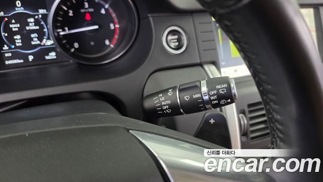Land Rover Discovery Sport 2018 — photo 30