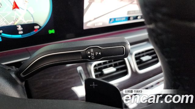 Mercedes-Benz GLE-Class 2023 — photo 12