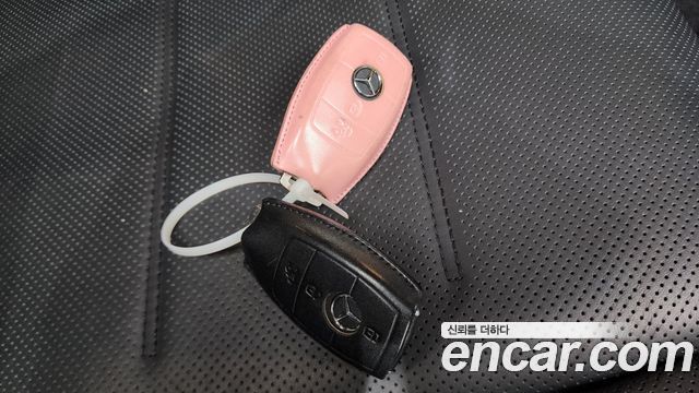 Mercedes-Benz GLE-Class 2023 — photo 21