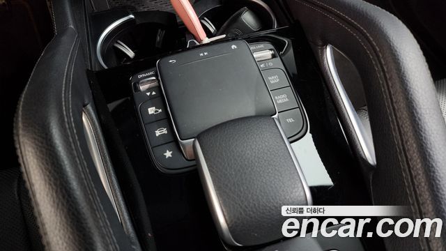 Mercedes-Benz GLE-Class 2023 — photo 26