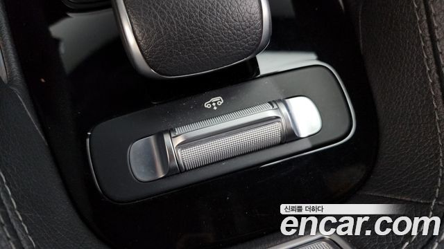 Mercedes-Benz GLE-Class 2023 — photo 33