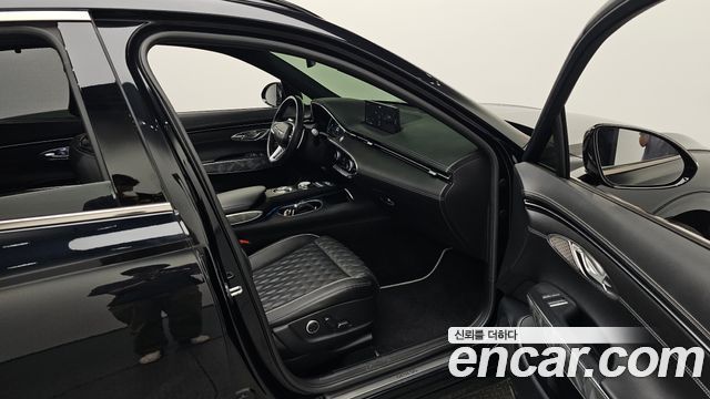 Genesis GV70 2022 — photo 17