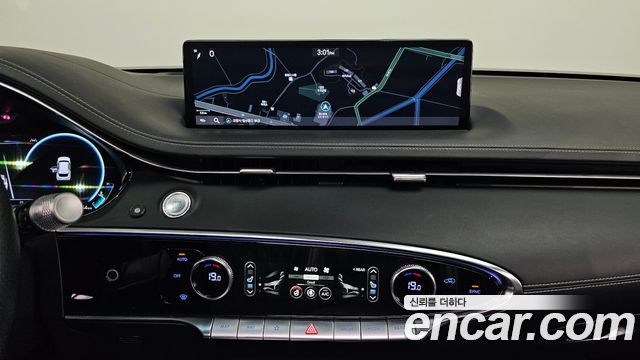 Genesis GV70 2022 — photo 20
