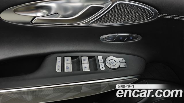 Genesis GV70 2022 — photo 24