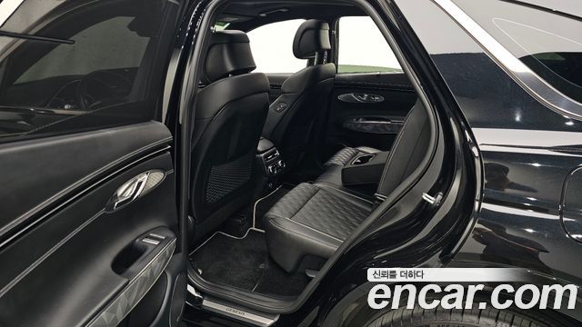 Genesis GV70 2022 — photo 16