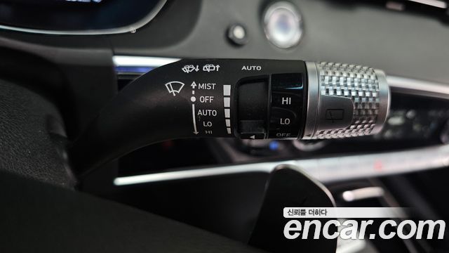 Genesis GV70 2022 — photo 33