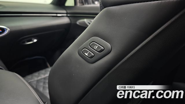 Genesis GV70 2022 — photo 35