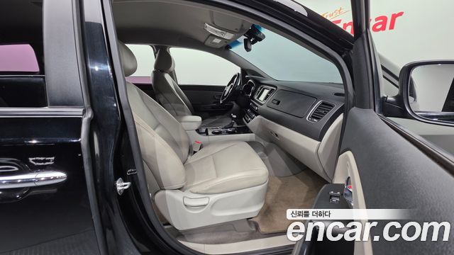 Kia Canival 2019 — photo 10