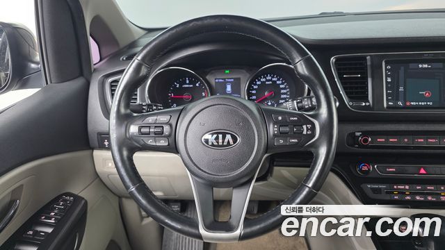 Kia Canival 2019 — photo 12