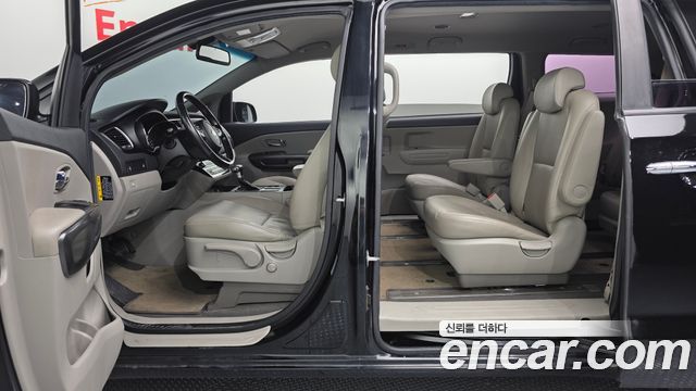 Kia Canival 2019 — photo 17