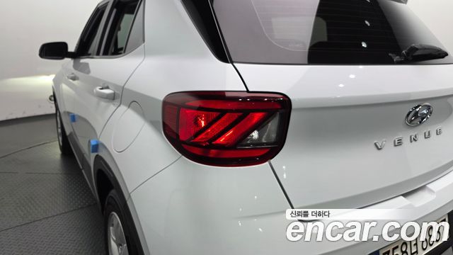 Hyundai Venue 2022 — photo 9