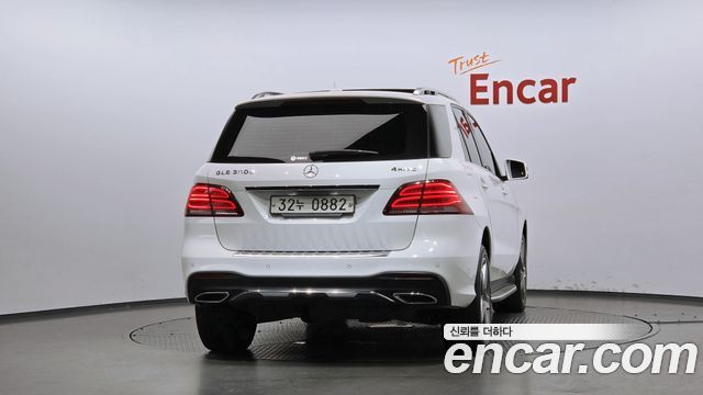 Mercedes-Benz GLE-Class 2016 — photo 4