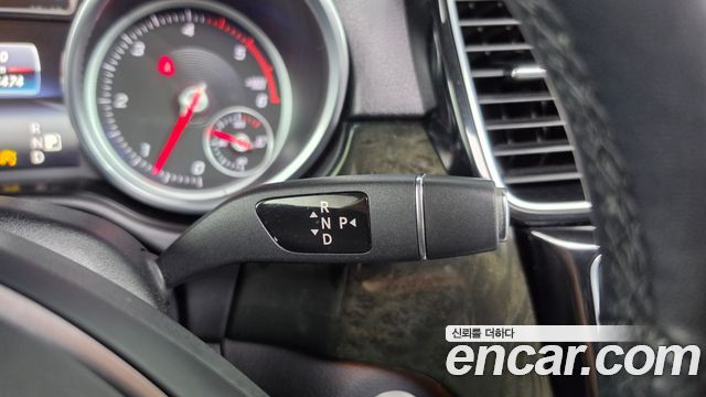 Mercedes-Benz GLE-Class 2016 — photo 9