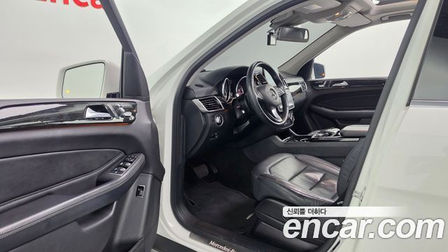 Mercedes-Benz GLE-Class 2016 — photo 10
