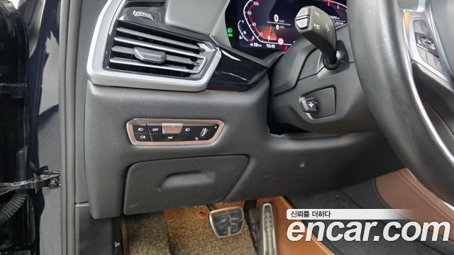 BMW X5 2021 — photo 16